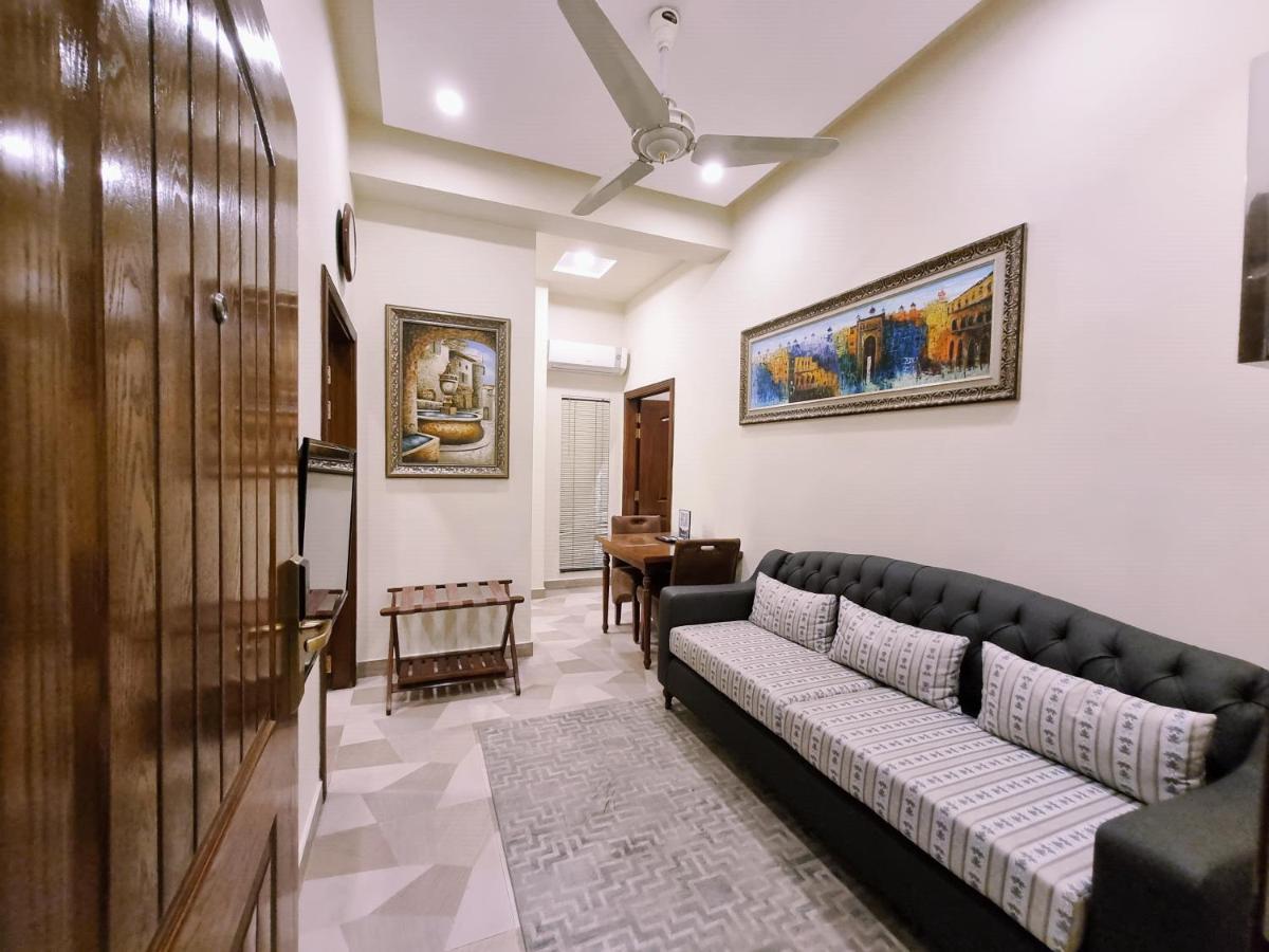 Hayyat Luxury Hotel Suites Lahor Kültér fotó