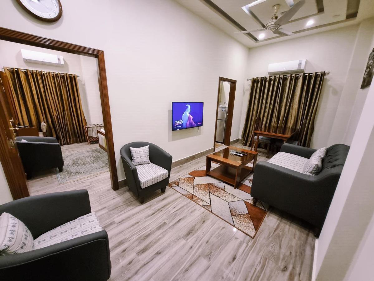 Hayyat Luxury Hotel Suites Lahor Kültér fotó