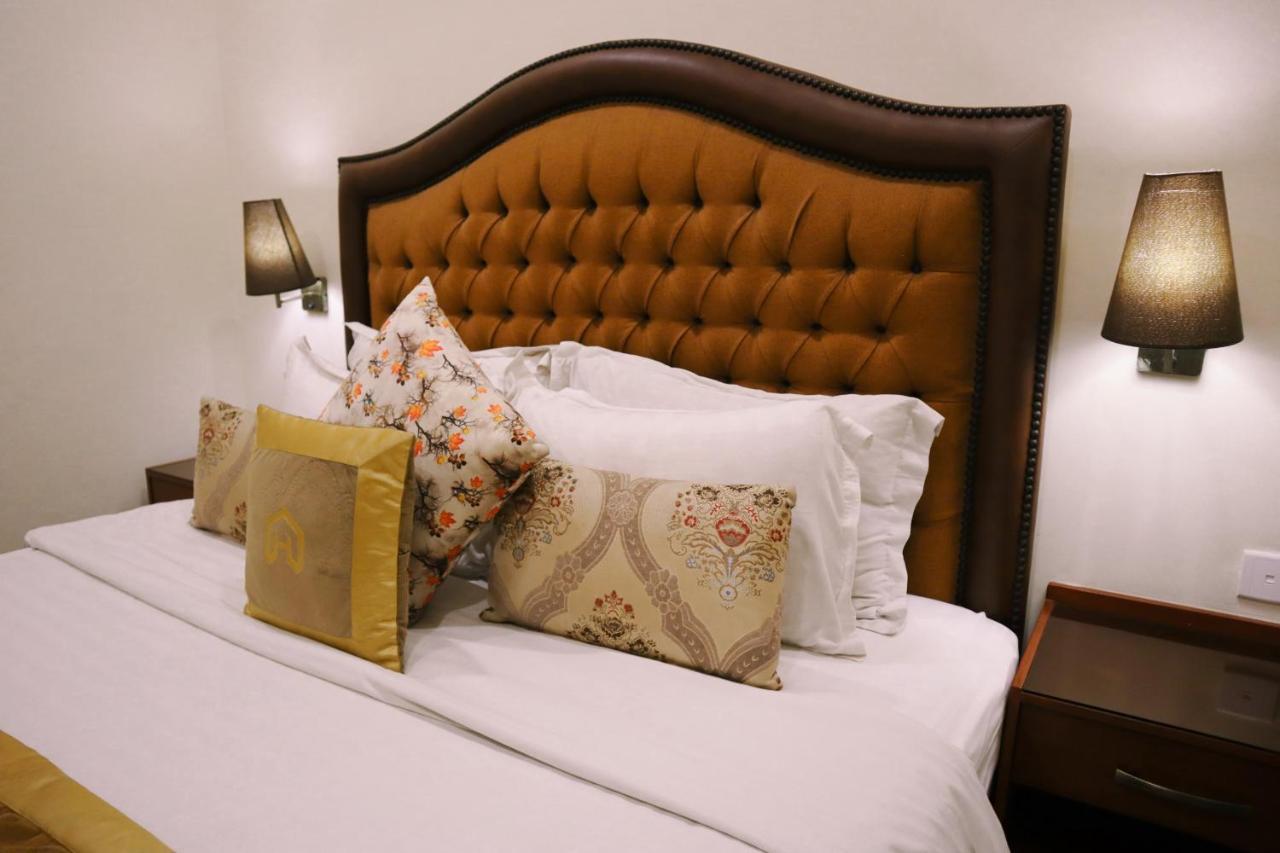 Hayyat Luxury Hotel Suites Lahor Kültér fotó