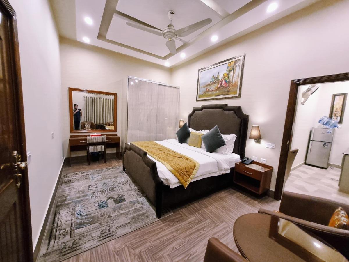 Hayyat Luxury Hotel Suites Lahor Kültér fotó