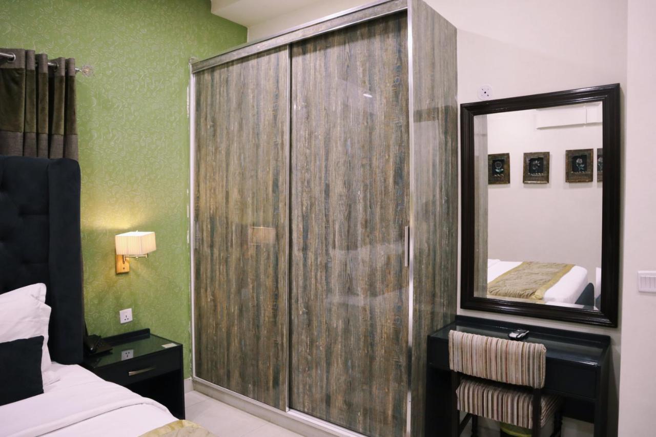 Hayyat Luxury Hotel Suites Lahor Kültér fotó