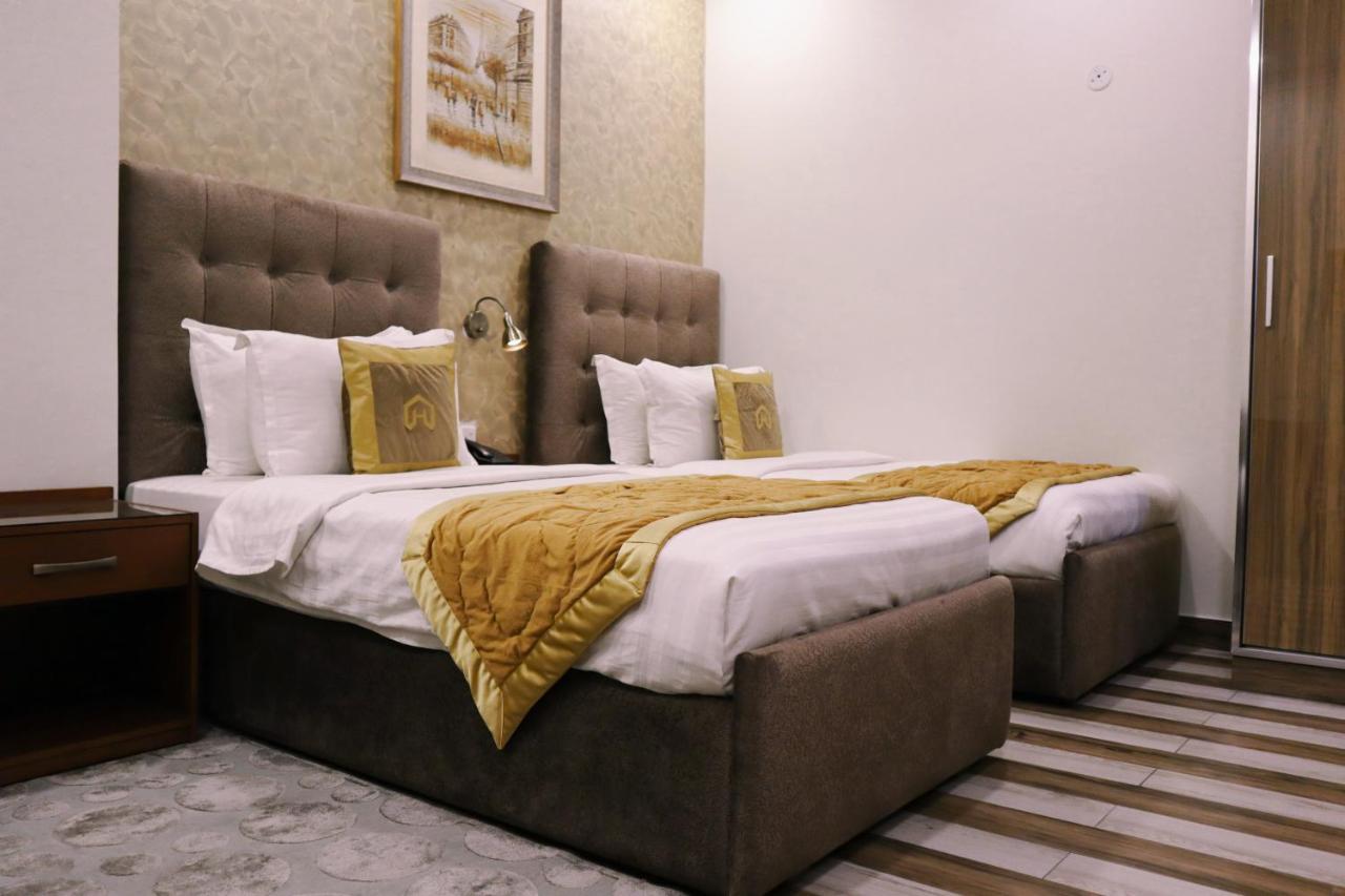 Hayyat Luxury Hotel Suites Lahor Kültér fotó